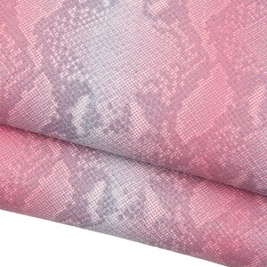 Piel de becerro con estampado de pitón rosa y gris, piel de reptil suave, piel de serpiente semibrillante para bricolaje B18903-ST La Garzarara