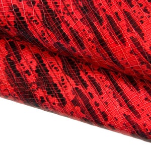 CROCODILE textured LEATHER hide, red and black glossy croc printed calfskin, alligator pattern on soft cowhide B16861-ST La Garzarara