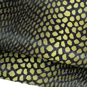 Leder mit grünem und schwarzem Reptilienmuster, seidenmattes Python-Design, weiches Schlangenleder, 0,8–1,0 mm, B19659-ST La Garzarara