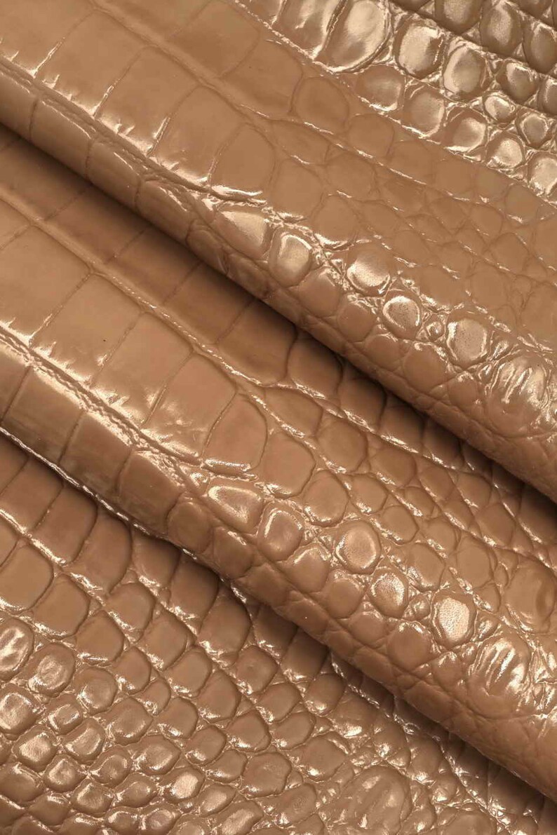 croco printed taupe baby calf glossy slightly cloudy color Italian leather slightly stiff A9789-ST La Garzarara patent-like look