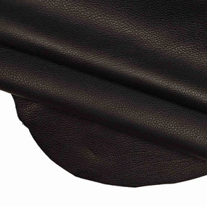 PELLE DOLLARO nero, vitello con grana stampata, pellame morbido sportivo 1.4 -1.5 mm per artigianato B17643-TB La Garzarara