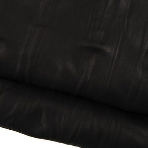 Pelle nera STROPICCIATA, capra morbida sportiva semi lucida, pellame nero stampa simil corteccia B17366-TB La Garzarara