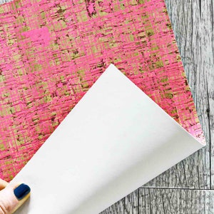 Fogli di SUGHERO naturale stampa a quadri rosa con PELLE di vitello color panna accoppiata nel retro 15 x 12 cm/30x30 cm/40x40 cm  B835