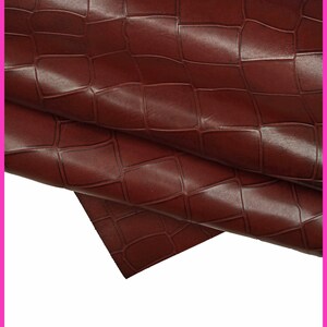 Pellame COCCODRILLO BORDEAUX, vitello lucido motivo animalier, pelle rigida stampata cocco B15442-ST La Garzarara