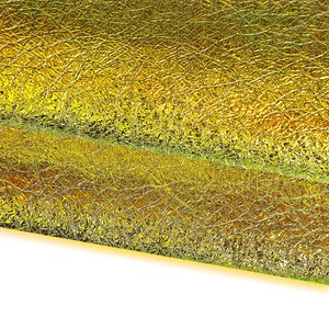Pelle laminata IRIDESCENTE, pellame metallizzato CANGIANTE verde giallo stropicciato morbido B17295-MT  La Garzarara