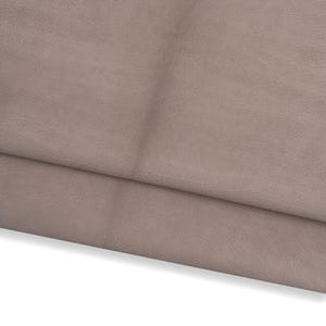 Pellame NABUK grigio chiaro, vitell0 scamosciato con GRANA leggera, pellame morbidissimo per artigiani B17852-TU   La Garzarara