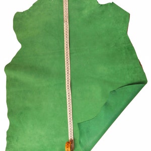 LOTTO di 3 pelli color verde e giallo di camoscio, set di pellami di capra scamosciati morbidi in abbinamento come da foto B14976-TU immagine 5