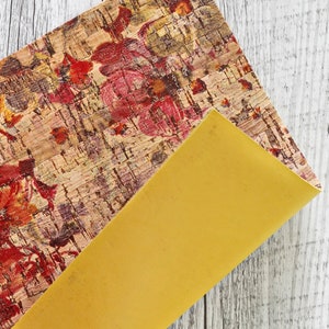 Fogli di SUGHERO naturale stampa floreale  e PELLE di vitello color ocra accoppiata nel retro  25x20 / 30x30 cm  B958