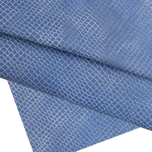 Pellame stampato COCCODRILLO azzurro, vitello motivo cocco effetto SBIANCATO, pelle morbida blu, 1.1 - 1.2 mm B16776-ST La Garzarara