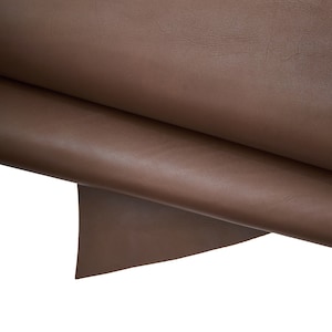 Pellame LISCIO marrone, vitello classico con leggeri chiaro scuri, pelle tinta unita con leggera cera neutra, 1.4 - 1.5 mm B16541-TU