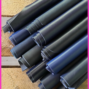 Scampoli di pelle di vitello liscio tinta unita tono BLU, ritagli assortimento casuale, rifinizioni varie,  1.0-1.2 mm   1 kg - 2 kg  B110