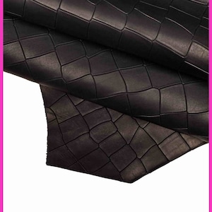 Pellame COCCO BLU notte, vitello sportivo intagliato stampato coccodrillo, semi lucido, morbidezza media B14212-ST La Garzarara