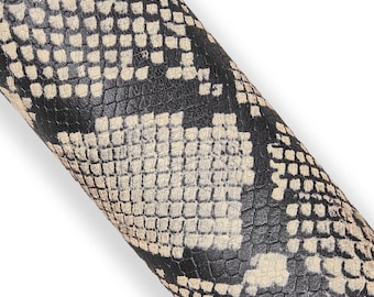 Beige Python skin leather, off white reptile printed goatskin, SNAKE pattern on soft semiglossy hide    B18125-ST La Garzarara