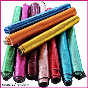Ritagli di pellami laminati in colori accesi, scampoli metallizzati lisci, con leggera grana o stropicciate,  scelta casuale 10 pezzi  B104
