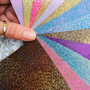 Ritagli laminati in vari toni MULTICOLOR con glitter, selezione casuale, 10 scampoli selezionati tra i colori delle foto  RT262