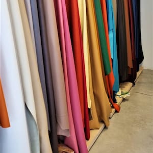 Pellami grandi dimensioni per TAPPEZZERIA, arredamento, auto, yacht e divani, pelle di vitello morbide per borse   B15053-TU  La Garzarara