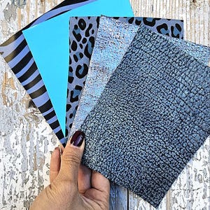 5 Ritagli di pellami unici selezionati, colori BLU, stampe varie, laminate e non, pezzi mix di fantasie come da foto RT241