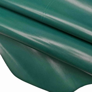 PELLE vitello colore PETROLIO liscio - pellame verde pieno fiore look classico/sportivo B12546-TU La Garzarara