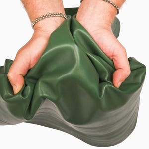 Nappa per ABBIGLIAMENTO verde ginepro, pelle agnello morbidissima, pellame setoso 0.7 - 0.9 mm B17584-TU La Garzarara