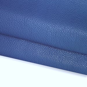 Vitello azzurro con GRANA dollaro, pellame blu chiaro stampato morbido, pelle italiana 1.6 - 1.8 mm per artigianato B17206-TU La Garzarara
