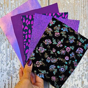 5 Ritagli di pellami unici selezionati, color VIOLA, stampe varie, laminate e non, pezzi mix di fantasie come da foto RT238