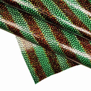 Pelle a RIGHE - pellame lucido stampato coccodrillo rigato - vitello cocco verde B13651-ST