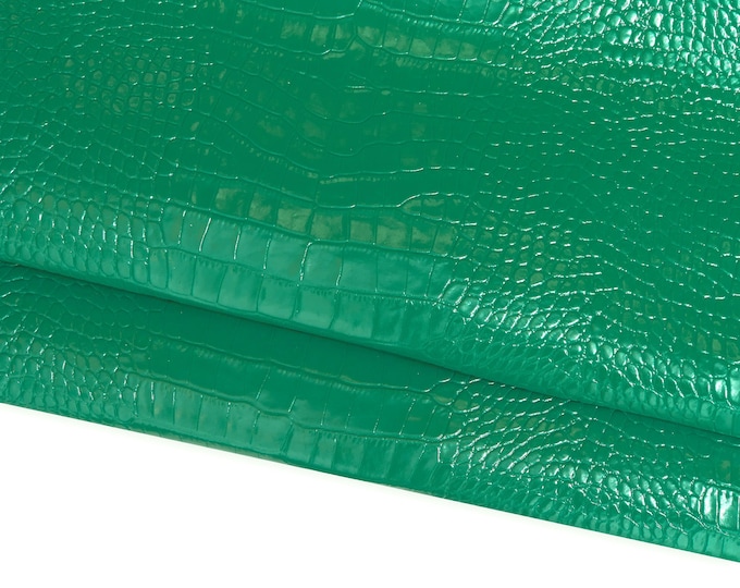 Green CROCODILE embossed leather hide, alligator pattern on glossy calfskin, printed cowhide 0.8 - 0.9 mm B17201-ST La Garzarara