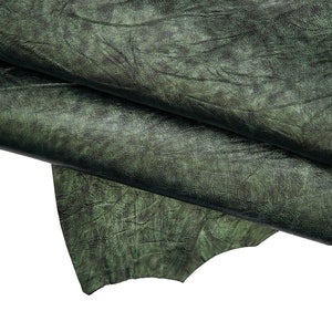 Pellame VERDE metallizzato stropicciato, capra lucida sportiva, pelle effetto verniciato morbida, 0.9 - 1.1 mm B16609-VT La Garzarara