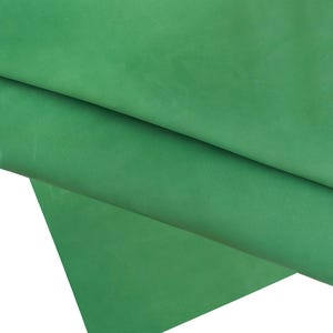 Pellame SCAMOSCIATO verde, vitello nabuk tinta unita, pelle morbida 1.1 - 1.3 mm B16759-TU La Garzarara