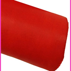 Pellame sportivo ROSSO, vitello con grana leggera piccola effetto stropicciato, pelle rossa con chiaro scuri morbida B16364-VT La Garzarara