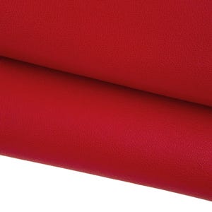 Pelle rossa MORBIDA, vitello lucido con grana molto piccola, pellame sportivo 1.1 - 1.2 mm per l'artigianato B17407-TU La Garzarara