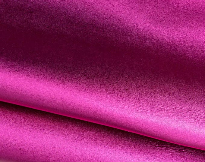 Fuchsia SMOOTH METALLIC goatskin, deep pink soft leather skin for diy projects, 0.6 - 0.8 mm B19625-MT La Garzarara