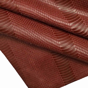 PELLE vitello stampata  PITONE reticulatus back cuts  blu prugna - pellame stampa rettile intagliata, semi lucido B12584-ST La Garzarara