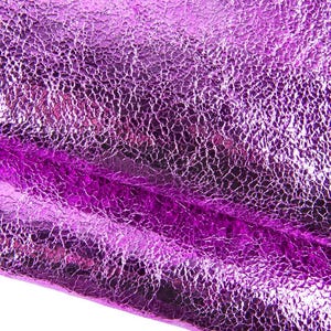 Pelle fucsia CRACKLE, capra laminata stampata, pellame morbido metallizzato rosa acceso per hobbisti B17326-MT La Garzarara
