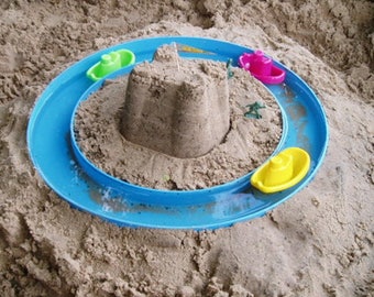 Beach Sandpit Garden Outdoor Toy - Sandcastle Moat & Boats Playset