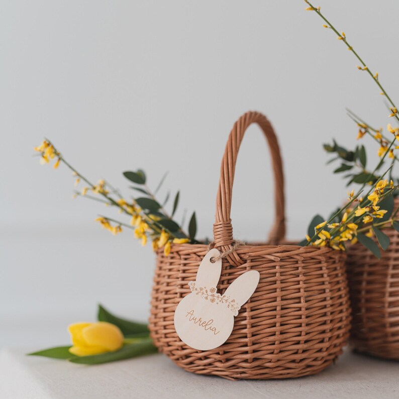 Personalisiertes Osterkörbchen mit Gravur und Korb Hase mit Kranz Holzschild Baby Kind Ostertasche Geschenkidee zdjęcie 7