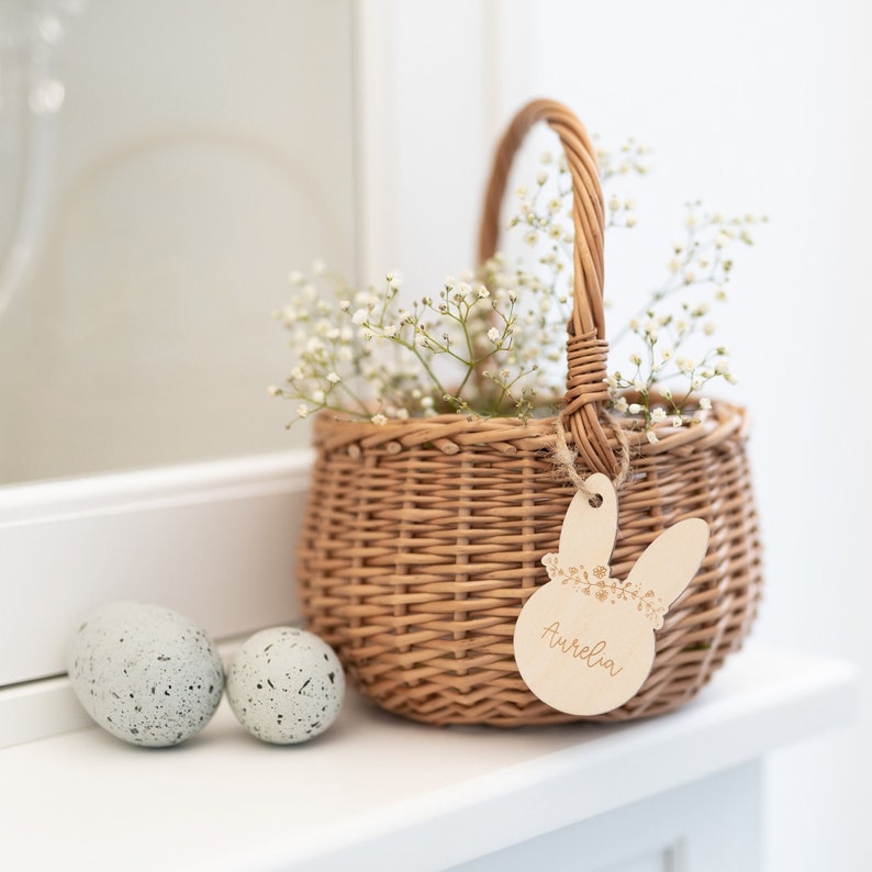 Personalized Easter basket with engraving and basket | Bunny with wreath | Wooden sign, baby/child Easter bag, gift idea image 3