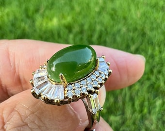 Rijke groene cabochonring van echt nefrietjade B02 R