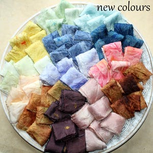 PONGE 05 Silk Ribbon – Hand Dyed  and hand-torn – Habotai Silk – Silk Cord – Jewelry – Textile Art... ca 85 cm und 3 cm breit - handgefärbt