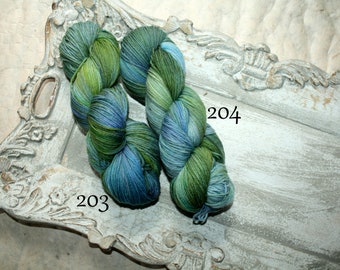 203 / 204 Atelier Zitron Wolkenspiel / High Twist - Merino yarn hand-dyed - 100 gr