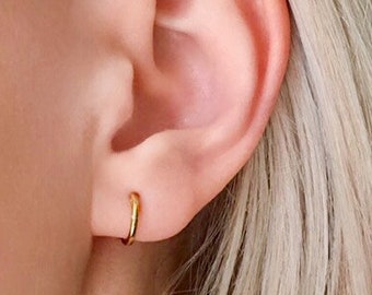 14ct Tiny Gold Hoops, Pair of gold hoop earrings, Small hoops, Huggies, Gold Hoops, Cartilage Hoop, Gold earrings, Gift E002