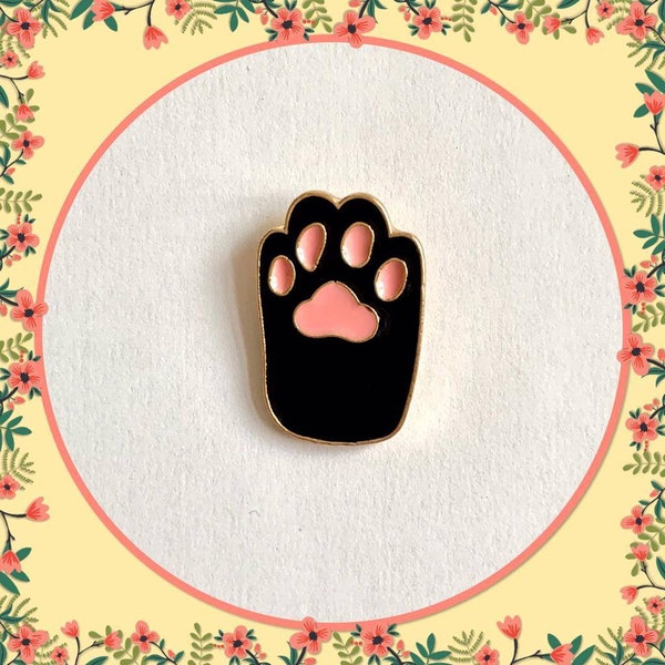 Paw print needle minder