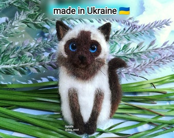 Siamese cat felted brooch, felted kitten blue eyes, cute animal, gift for mother/wife /friends