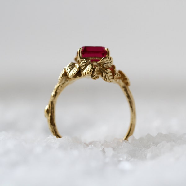 Ruby Ring, Unique Gold Ring, Leaf Ring, Solid Gold Ring, Gemstone Ring, Romantic Ring, Woodland Ring, Nature Ring, Delicate Ring