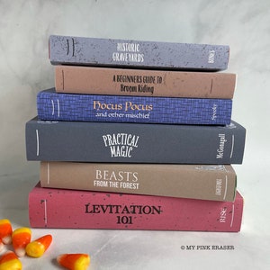 Halloween Decor // Halloween book covers // Halloween books decor