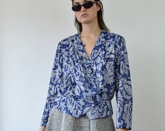 Jaren '80 Blue Floral Jacket Blazer Button Up Deep V Neck 1980s Long Sleeve Cropped Blazer Lichtgewicht Jas Vintage Medium Size