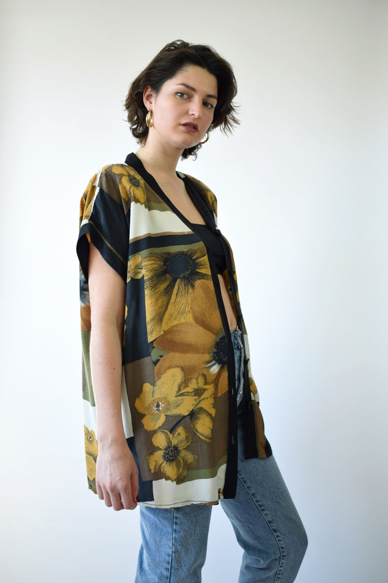 large size long tunic blouse with padded shoulders Vintage floral viscose blouse