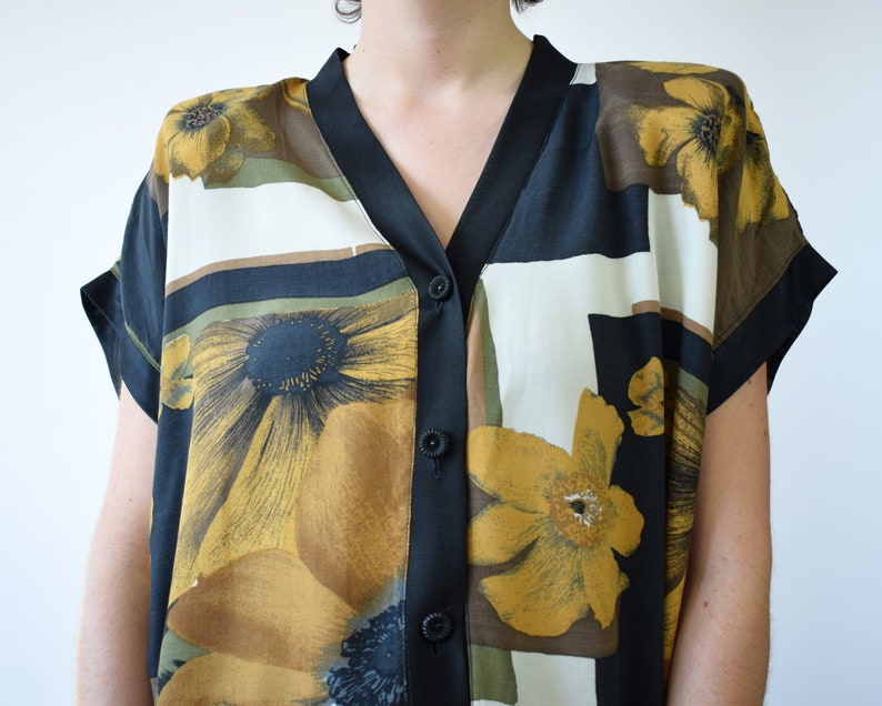 large size long tunic blouse with padded shoulders Vintage floral viscose blouse