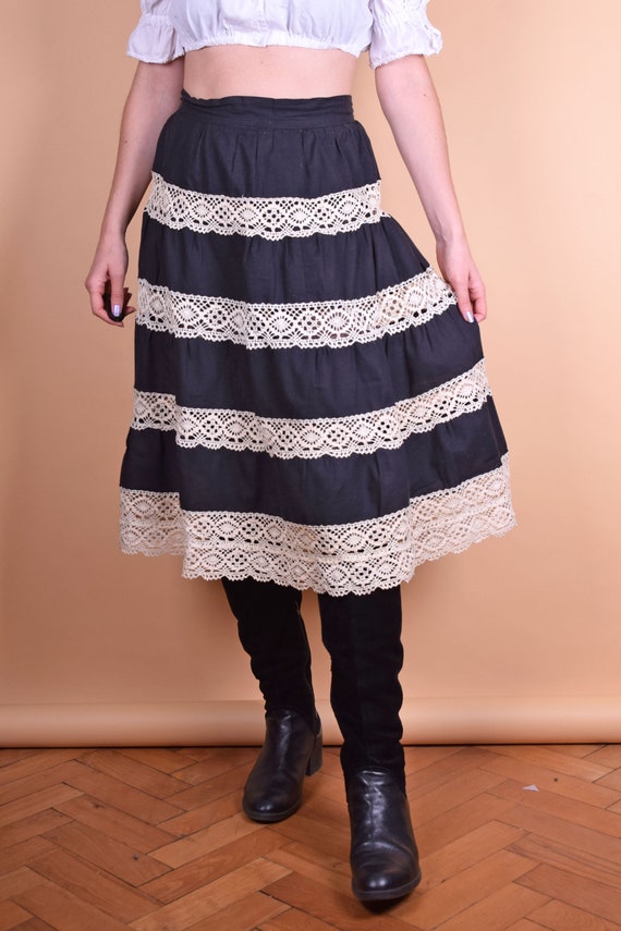 Vintage Laced Folk Skirt Black Floral Pattern Lace