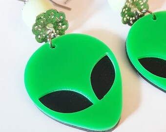 Halloween Green Alien face earrings, Martian UFO Earrings, Trendy Fun Quirky Jewellery, Roswell Area 51 Sci fi Space Universe Mars